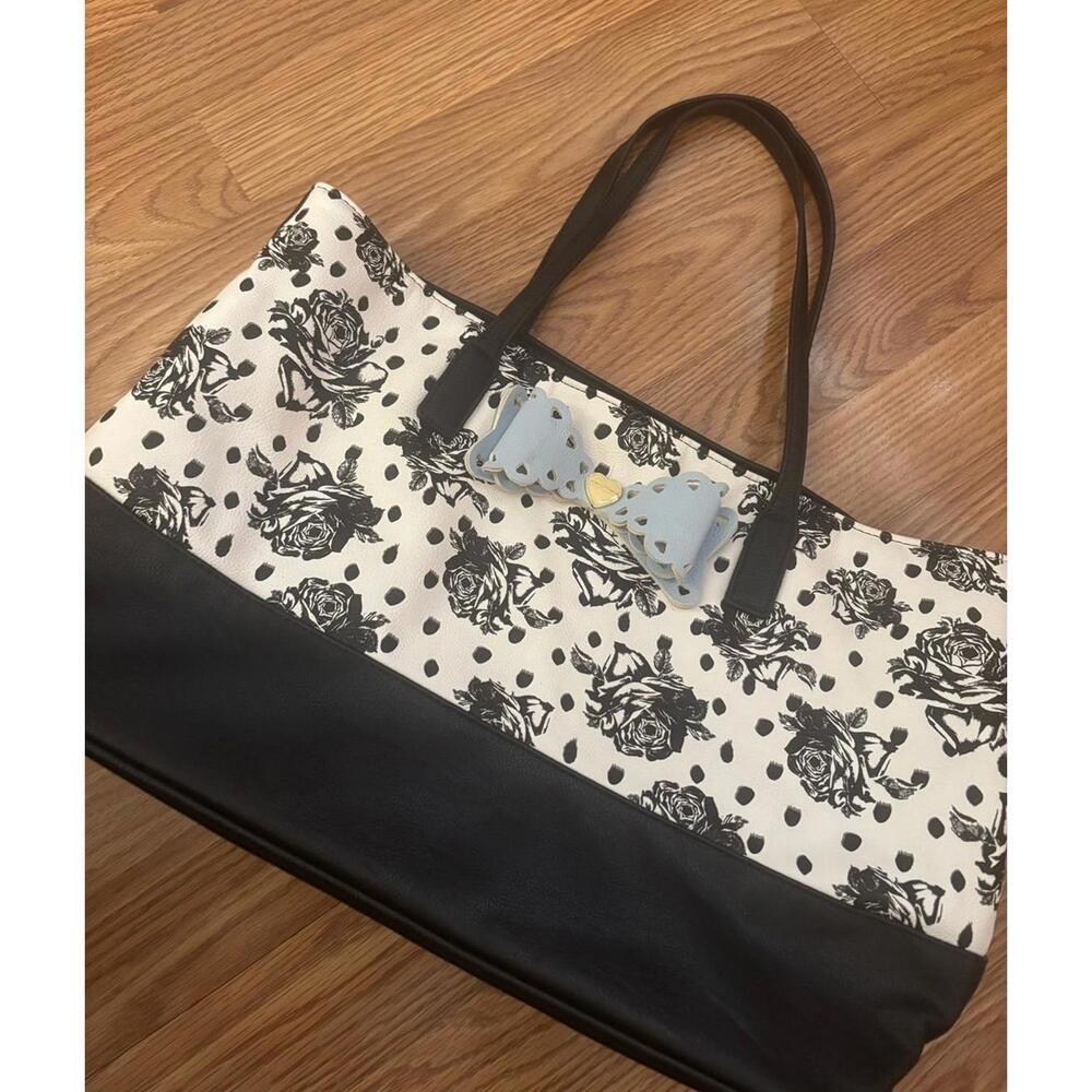 Betsey Johnson Black and White Tote with Floral Print and Bow - Picture 4 of 9